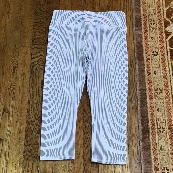 Alo - Picture 2 of 2